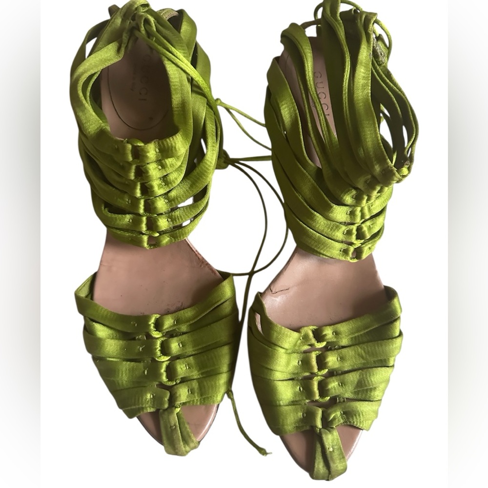 Gucci Tom Ford Vibrant Green Satin bamboo runway Heels sz.39C - Picture 8 of 15